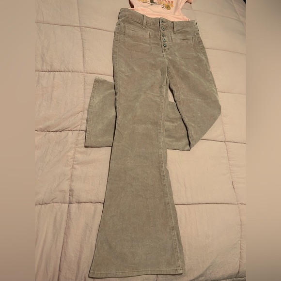AEO 70s Corduroy Flares - Picture 2 of 5